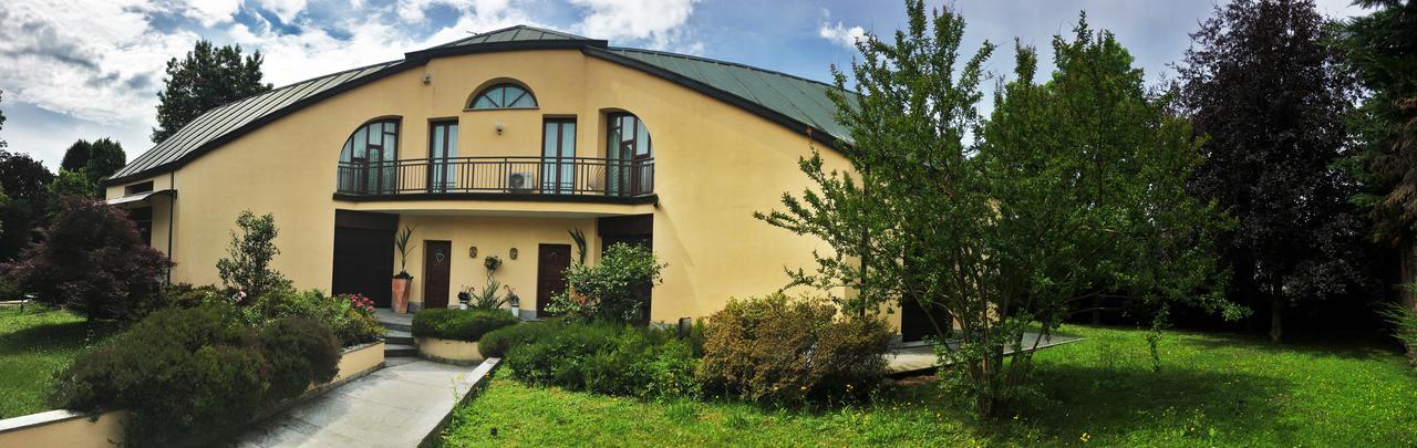 Villa Olivares Corbetta Eksteriør bilde